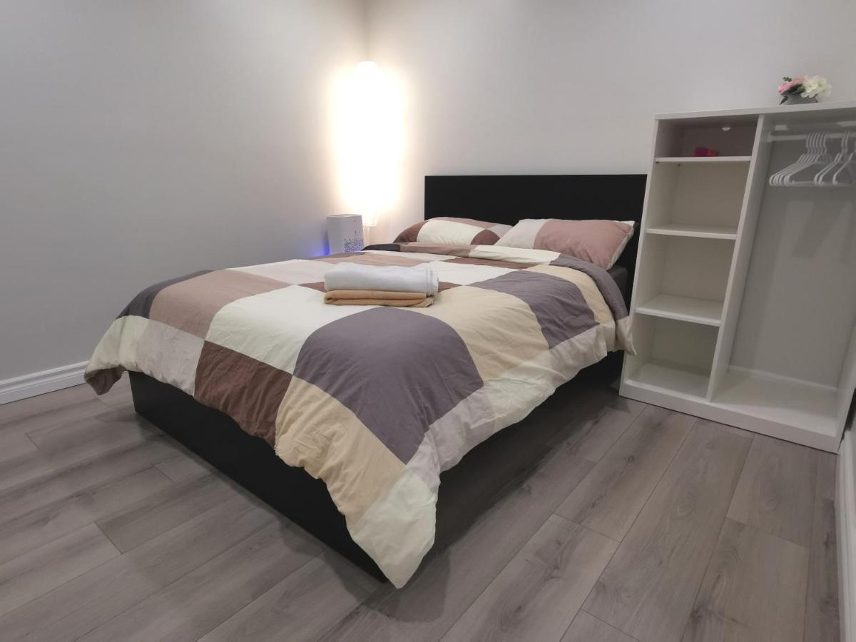 Perfect Location Comfort Private House Lower Level 2 Bedroom Unit Миссиссага Экстерьер фото